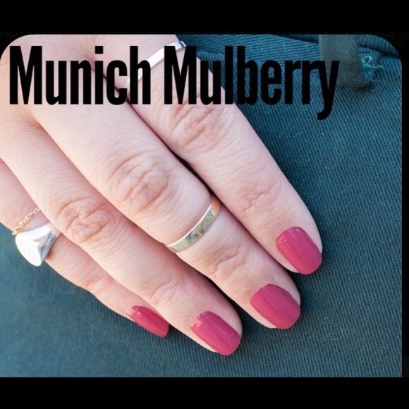 Color Street Nails- Munich Mulberry - Picture 5 of 6